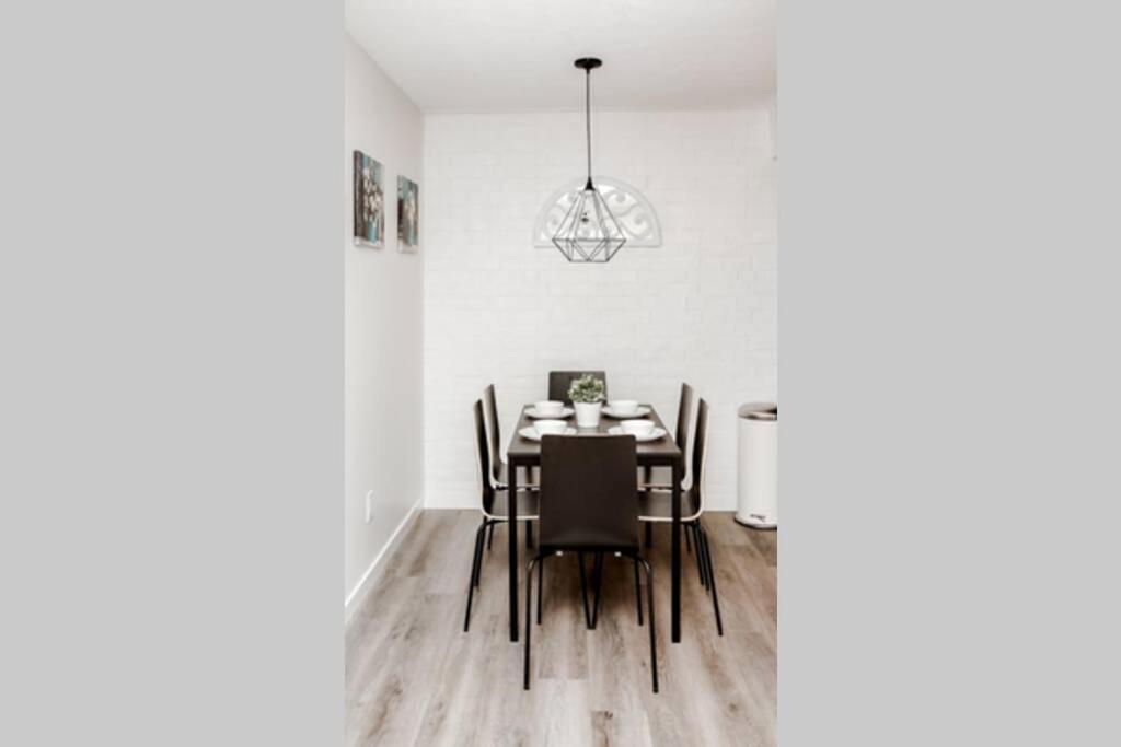 Newly Renovated Apartment Columbus Exterior photo