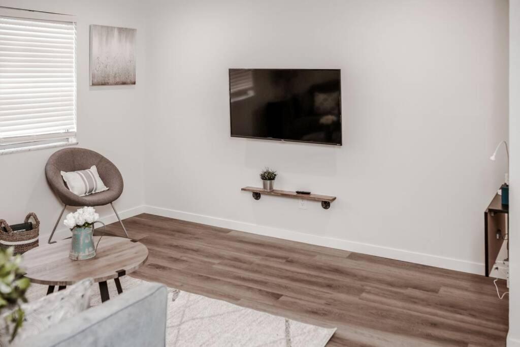 Newly Renovated Apartment Columbus Exterior photo